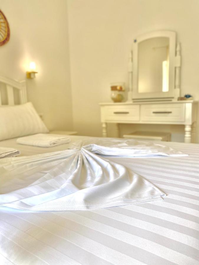 Las Nubes Rooms Himarë Eksteriør billede