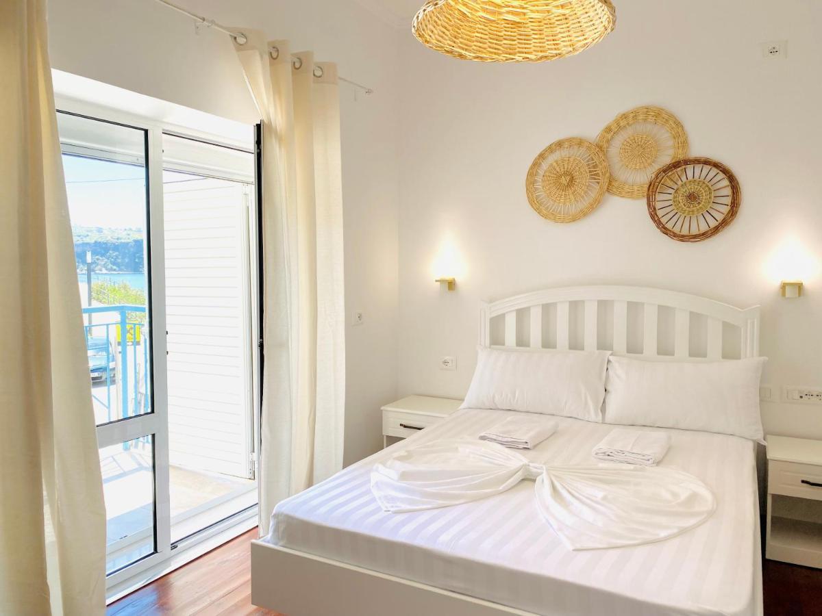 Las Nubes Rooms Himarë Eksteriør billede