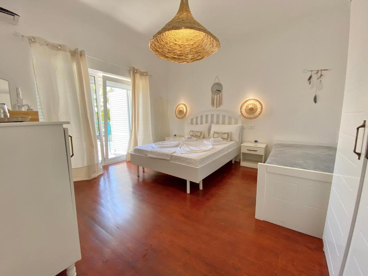 Las Nubes Rooms Himarë Eksteriør billede