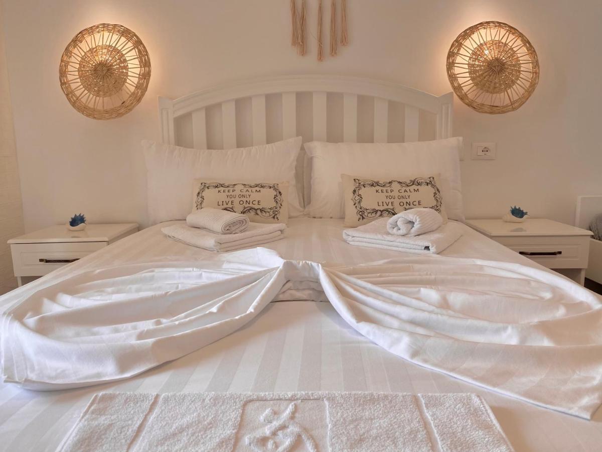 Las Nubes Rooms Himarë Eksteriør billede
