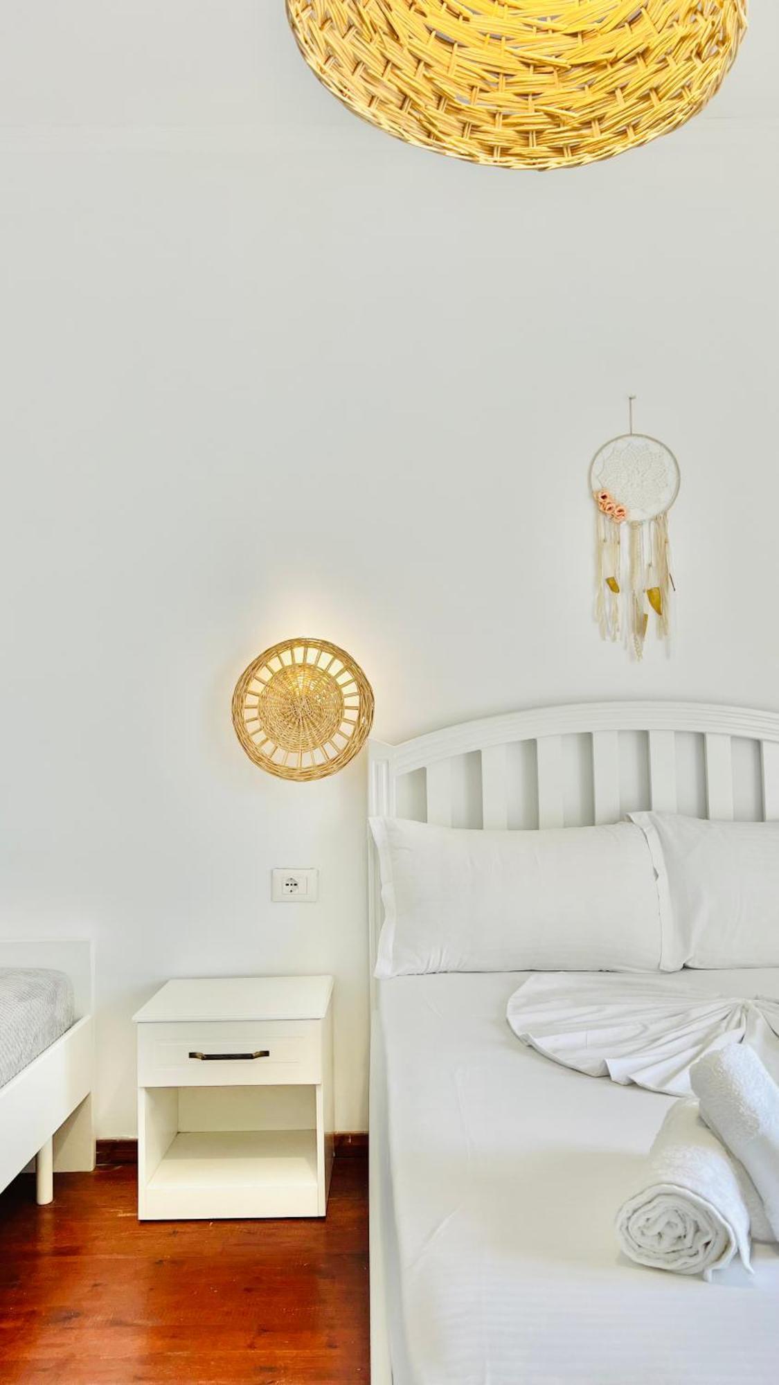 Las Nubes Rooms Himarë Eksteriør billede